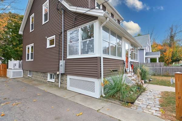 Wakefield, MA 01880,3 Summer St