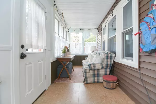 Wakefield, MA 01880,3 Summer St