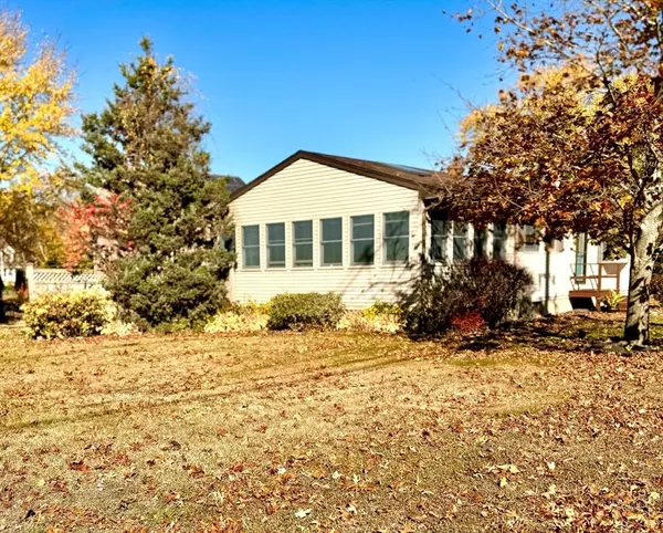 108 Town Farm Rd, Ipswich, MA 01938