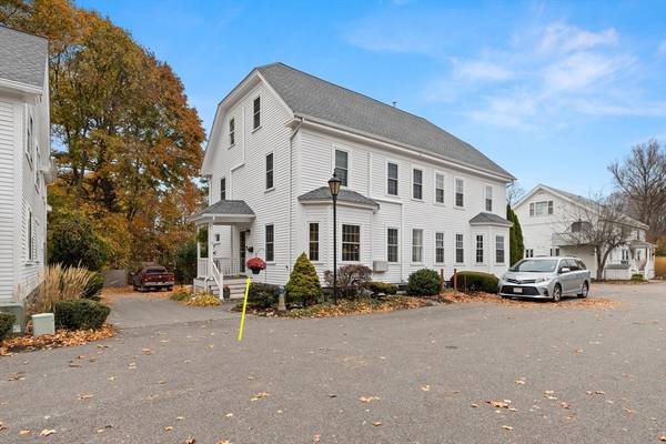 5 Temple Pl #11, Andover, MA 01810