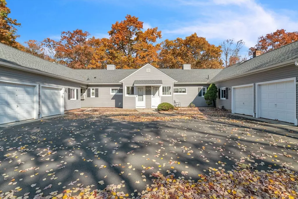 Chicopee, MA 01022,137 Horseshoe Drive #137