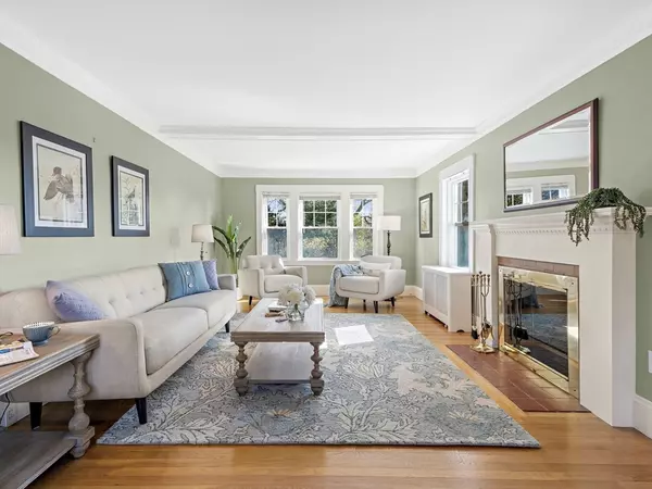 Needham, MA 02492,1112 Greendale Ave