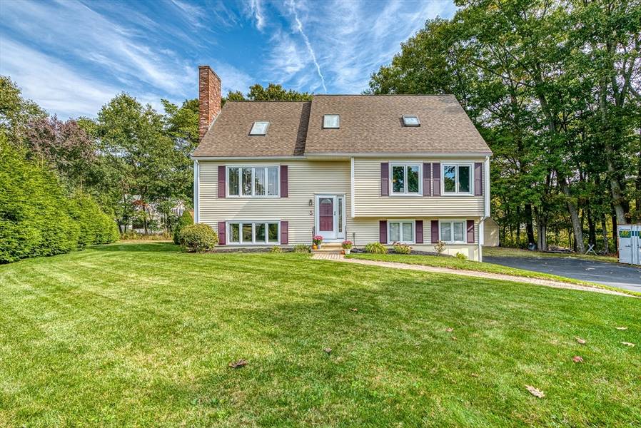 5 Linda Cir, Shrewsbury, MA 01545