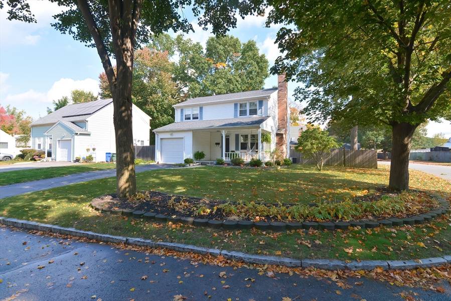 81 Thorndyke St, Springfield, MA 01118