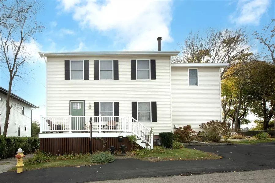 17 Whitehead Ave, Hull, MA 02045