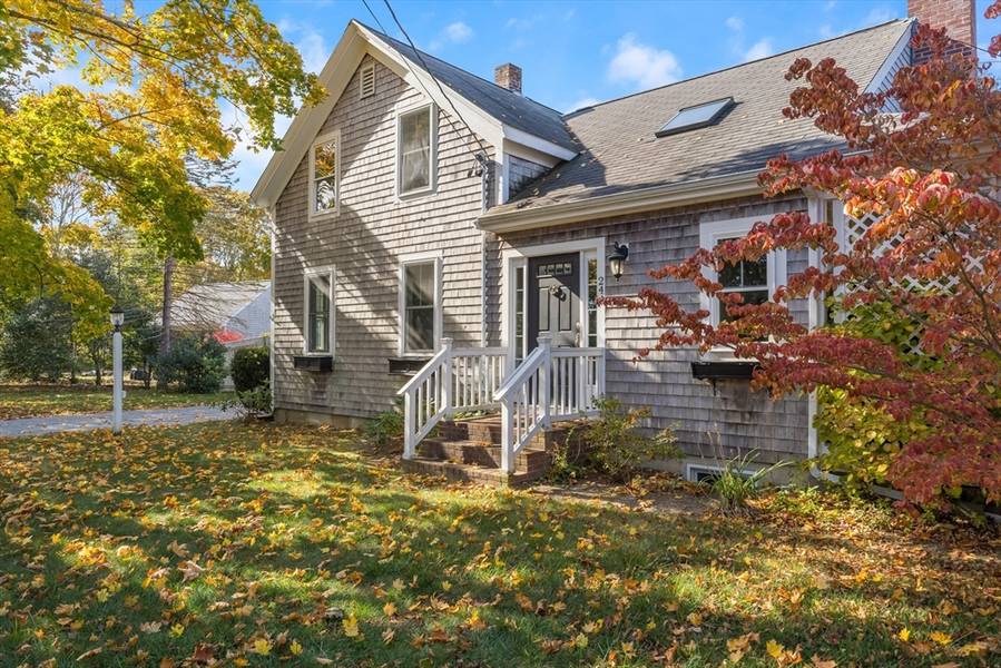 241 Davisville Rd, Falmouth, MA 02536