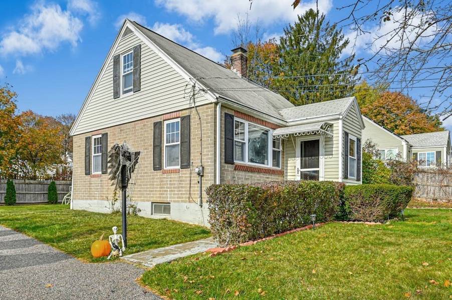 5 Conger Rd, Worcester, MA 01602