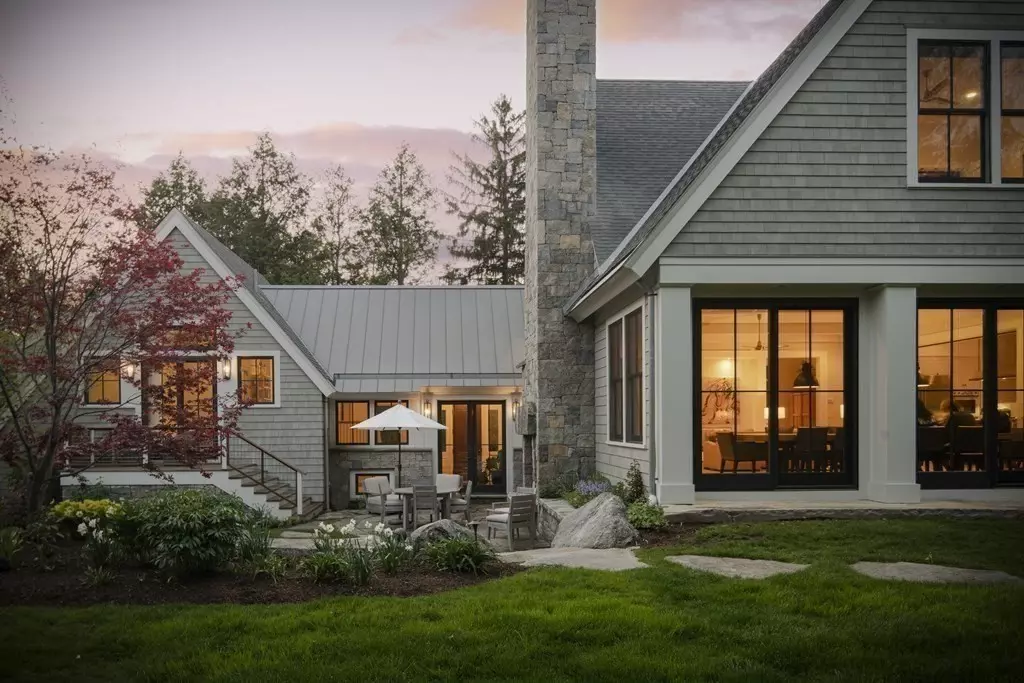 Lexington, MA 02421,11 Robbins Road