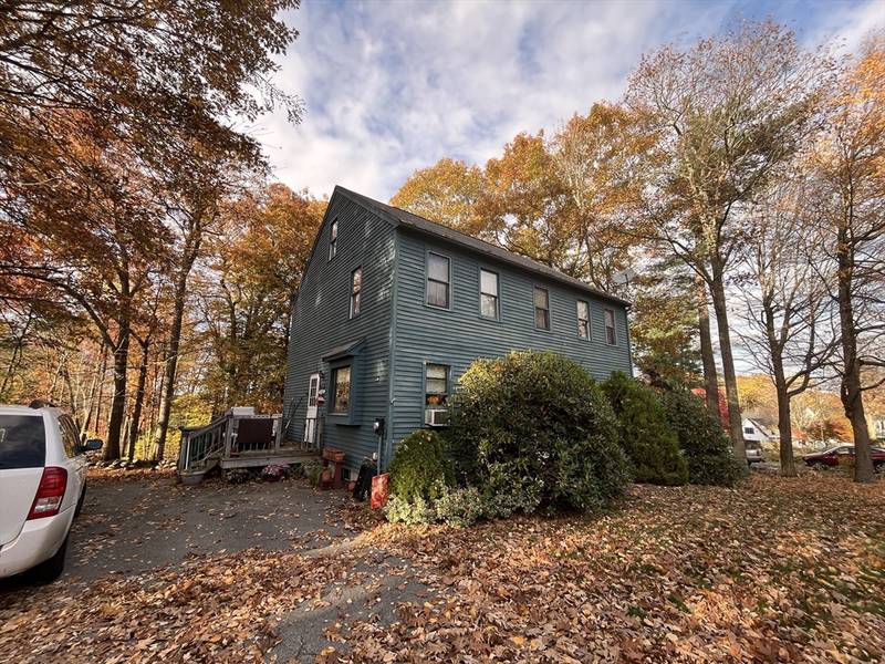 81 Old Deerfield Rd, Fitchburg, MA 01420