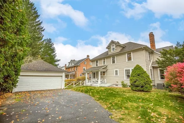 5 Pleasantview Ave, Longmeadow, MA 01106