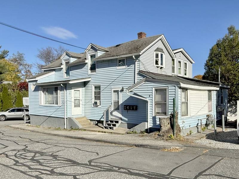 5 Benham St, Worcester, MA 01604