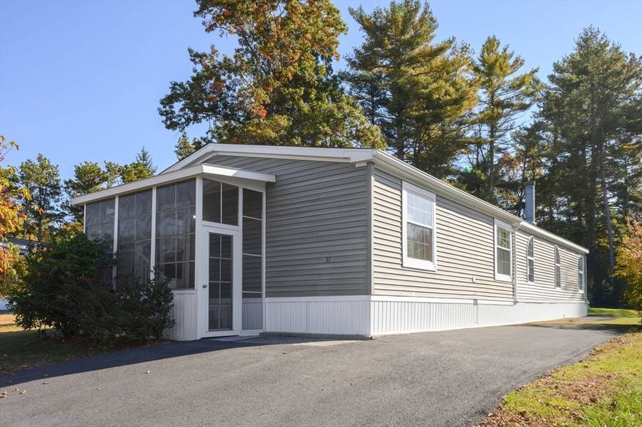 33 Adams Circle, Carver, MA 02330