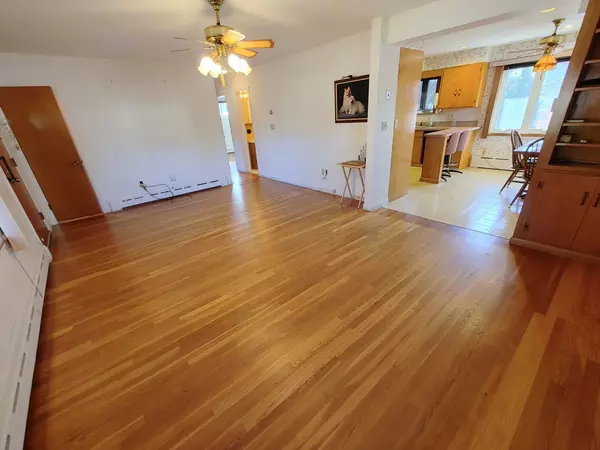 Somerset, MA 02726,759 Buffinton Street