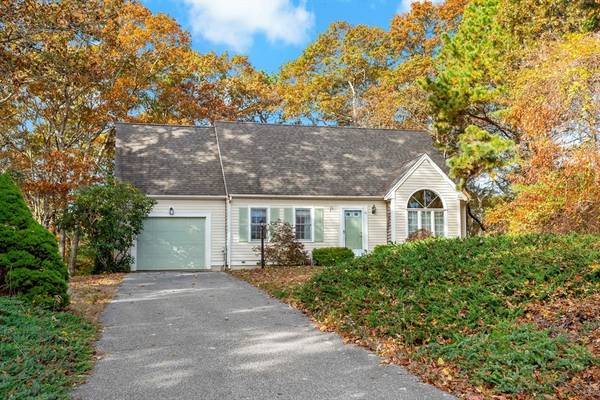 Mashpee, MA 02649,23 Lakeview Dr