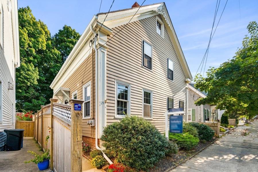 25 Oakland St #25, Newburyport, MA 01950