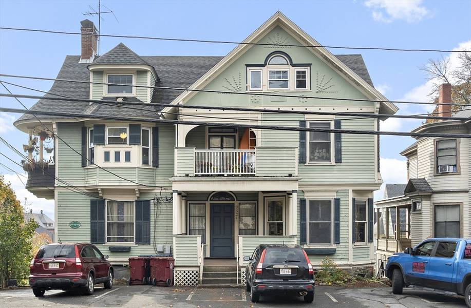 227 Nesmith #E, Lowell, MA 01852