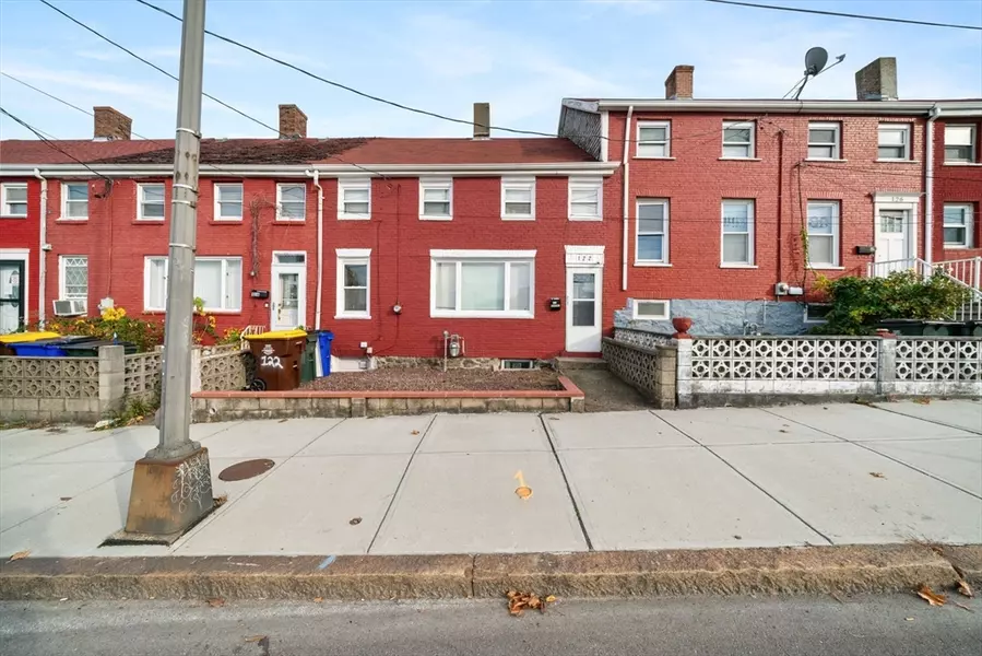 122 Broadway, Fall River, MA 02721