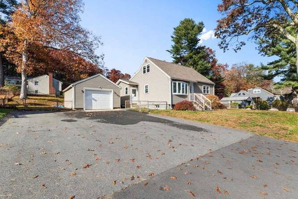 Tewksbury, MA 01876,1298 Shawsheen St