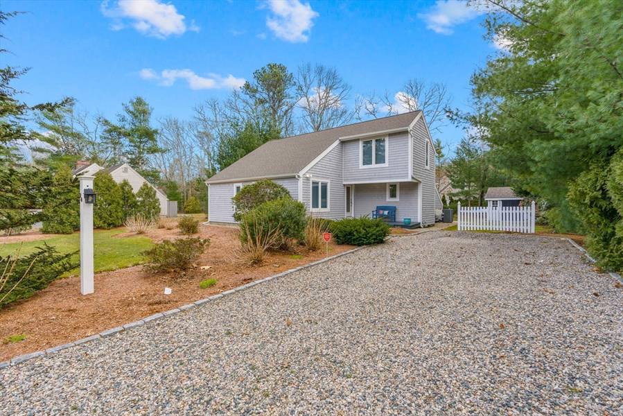 20 Marway, Mashpee, MA 02649