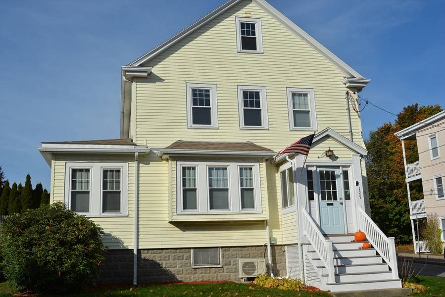 127 Bowdoin St, Winthrop, MA 02152