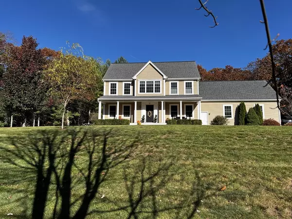 37 Olde Carriage Ln, Douglas, MA 01516