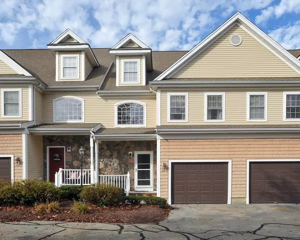 111 Regency Ln #111, Abington, MA 02351