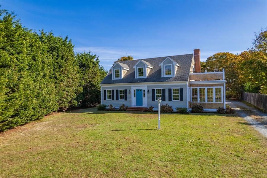 111 Pleasant St, Chatham, MA 02659