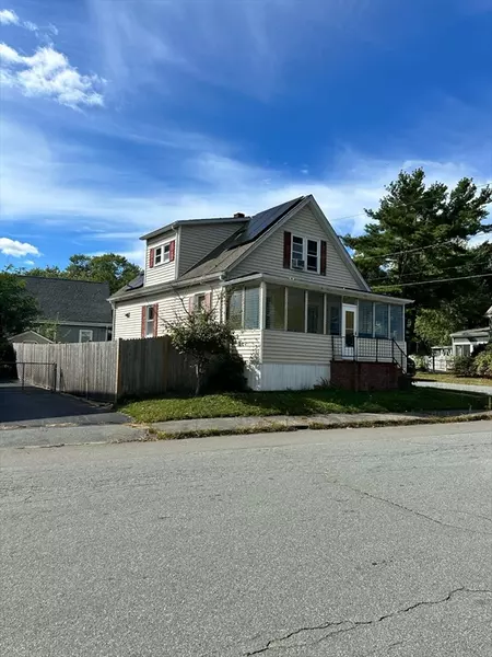 28 Nye Ave, Acushnet, MA 02743