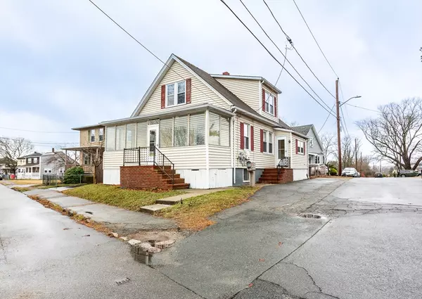 28 Nye Ave, Acushnet, MA 02743