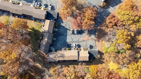 Granby, MA 01033,44 Granby Hts #44