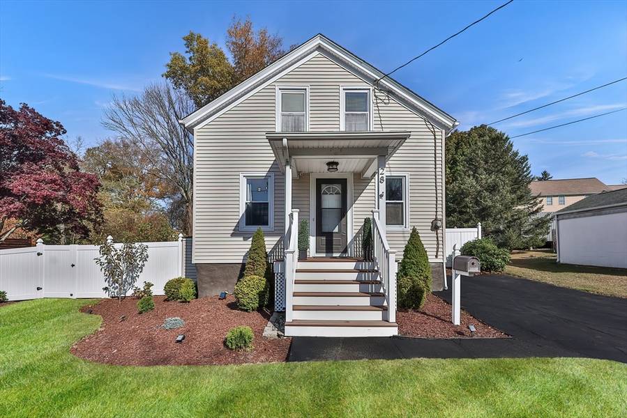 28 Mason Avenue, Somerset, MA 02726