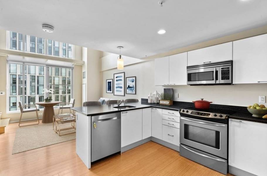 1 Earhrt St #704, Cambridge, MA 02141