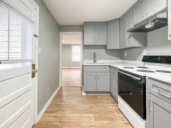 23 Common St #1, Weymouth, MA 02188