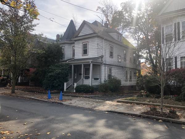 17 Hampshire St, Everett, MA 02149