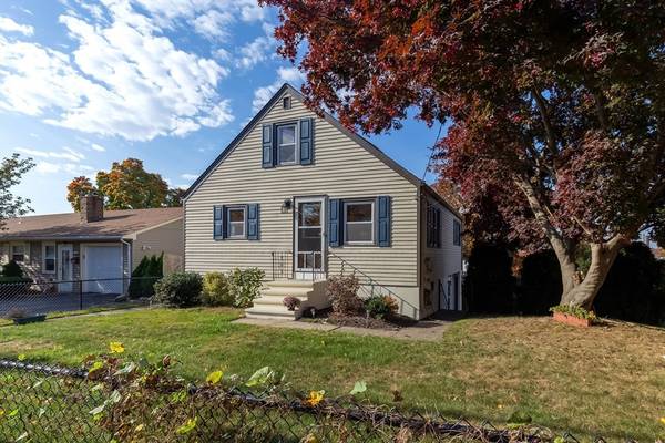 464 High St, Cumberland, RI 02864