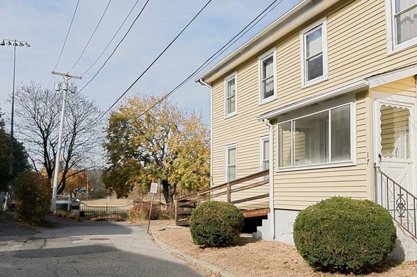 Ware, MA 01082,17 Gilbert Ct