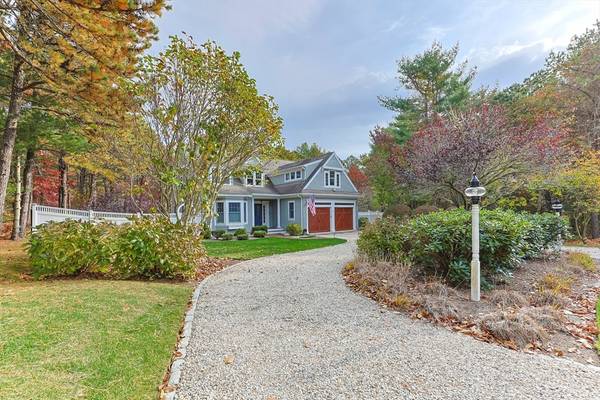 Mashpee, MA 02469,26 West Way