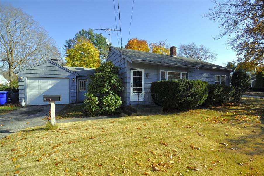 6 N Walker St, Taunton, MA 02780