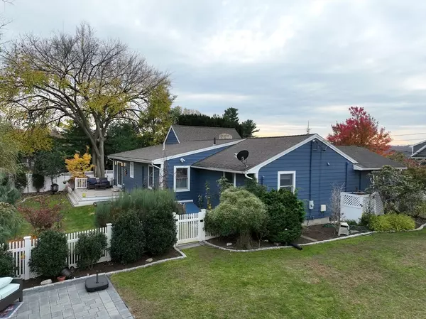 Wakefield, MA 01880,13 Flanders Lane