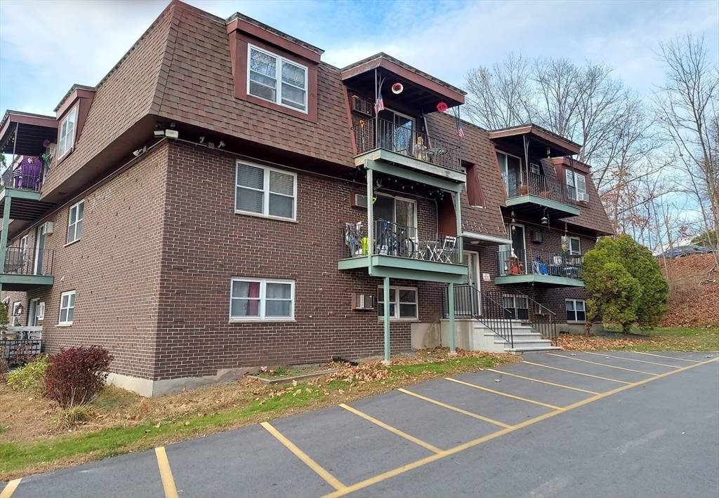 668 Robbins Ave #16, Dracut, MA 01826