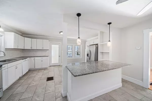 Lakeville, MA 02347,8 Plymouth St