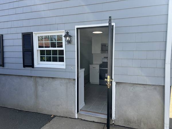 Winthrop, MA 02152,33 Central St #1