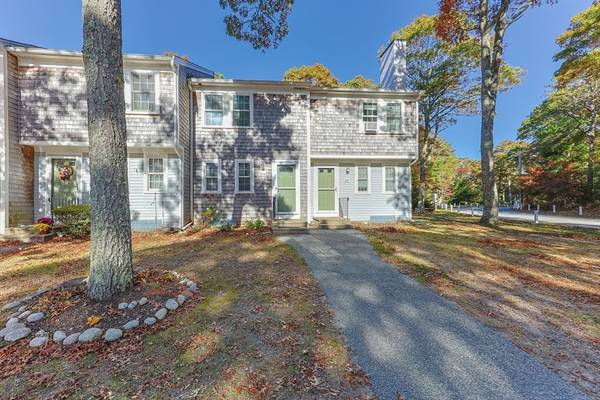 Mashpee, MA 02649,300 Falmouth Rd #21E