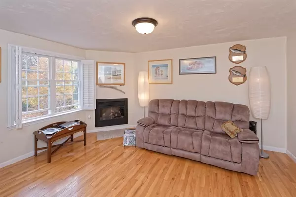 Uxbridge, MA 01569,214 Hartford Ave E #214