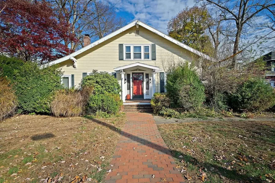 11 Gordon Rd, Needham, MA 02492