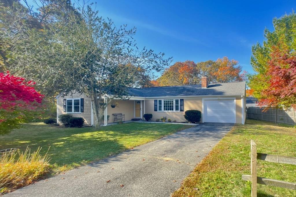 Barnstable, MA 02601,21 Silver Ln