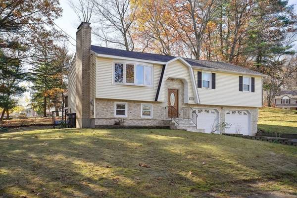 15 Dedham St, Methuen, MA 01844