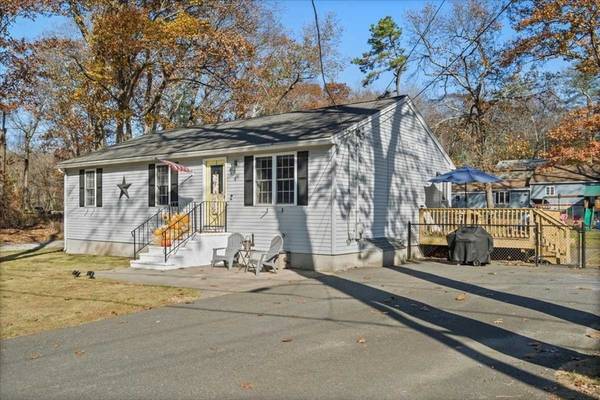 Webster, MA 01570,4 Wakefield Avenue