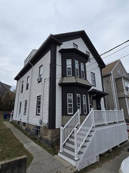 1441 Pleasant St, New Bedford, MA 02740