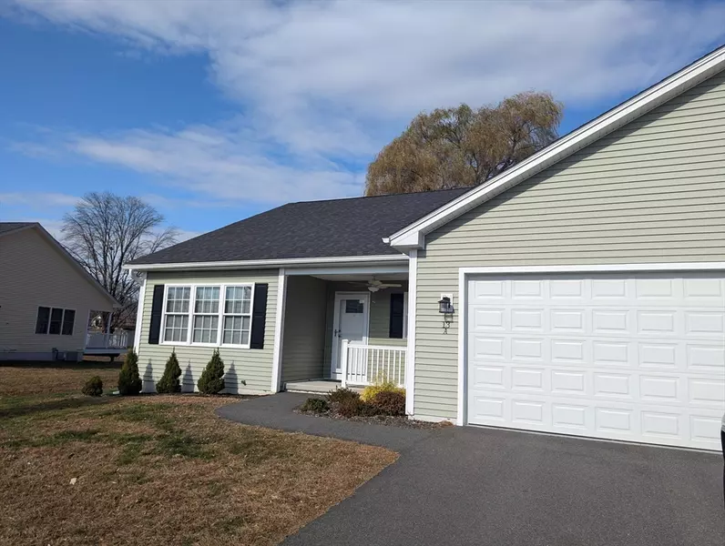 13 Snowberry Circle #A, Deerfield, MA 01373